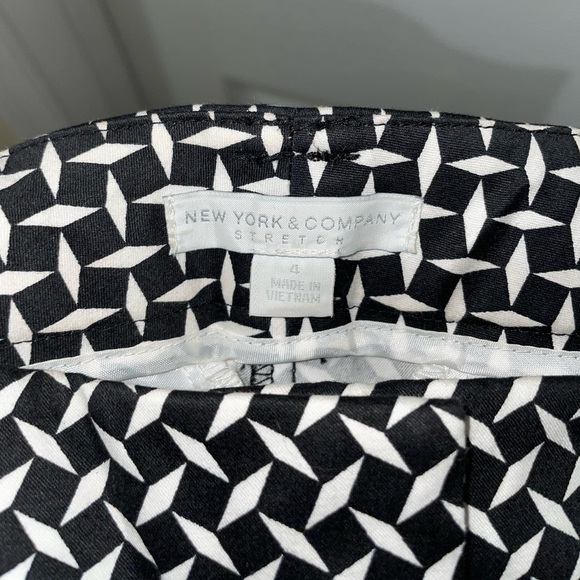 New York & CO abstract pattern ankle length pants​​​​​​​​​​​ - Picture 4 of 6